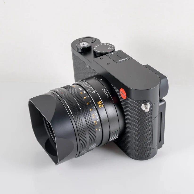 LElCA Q3 28mm f/1.7 19080 60MP Digital Point & Shoot Camera 19080