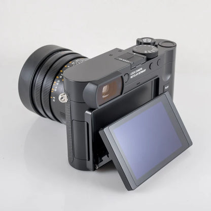 LElCA Q3 28mm f/1.7 19080 60MP Digital Point & Shoot Camera 19080