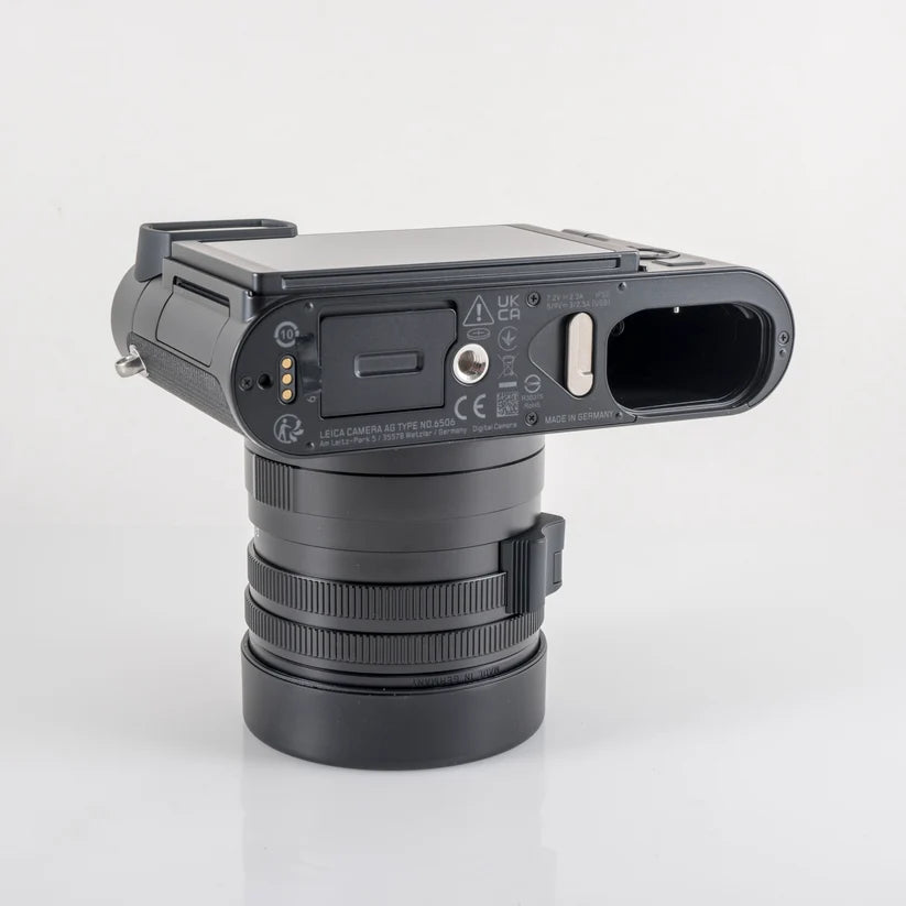 LElCA Q3 28mm f/1.7 19080 60MP Digital Point & Shoot Camera 19080